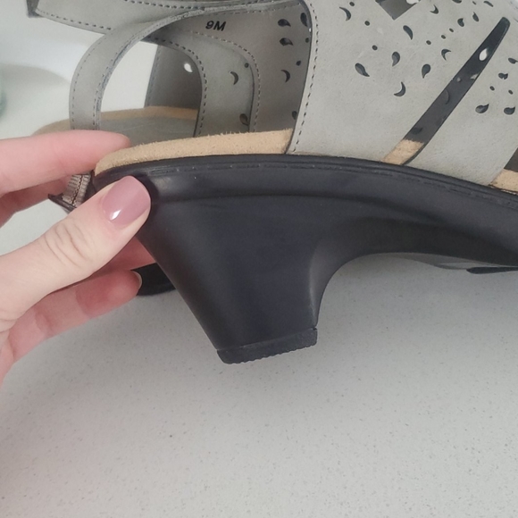 Shoes size 9 - Picture 5 of 5